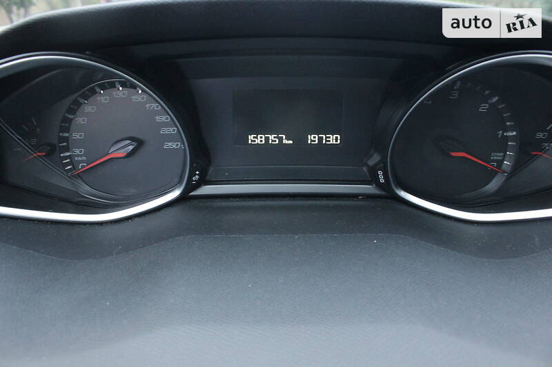 Универсал Peugeot 308 2015 в Чопе