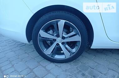 Универсал Peugeot 308 2015 в Бродах