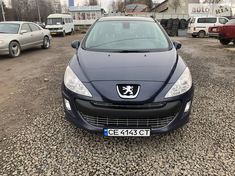 Хэтчбек Peugeot 308 2008 в Черновцах