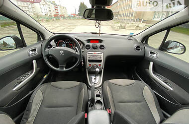 Хэтчбек Peugeot 308 2011 в Самборе