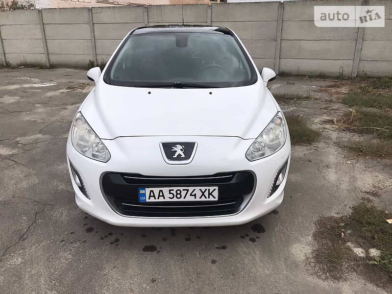 Хетчбек Peugeot 308 2011 в Києві