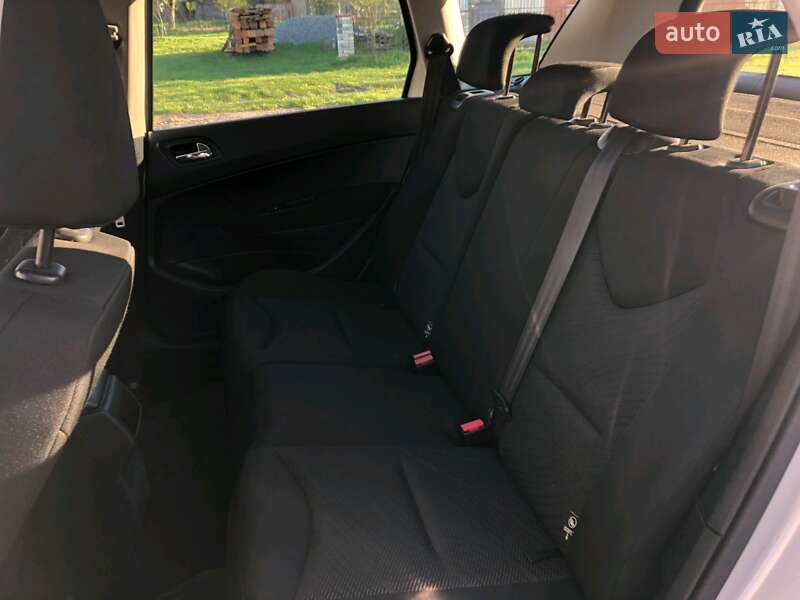 Универсал Peugeot 308 2013 в Калуше