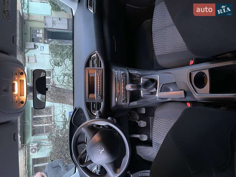 Хетчбек Peugeot 308 2015 в Одесі