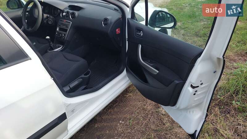 Универсал Peugeot 308 2009 в Нововолынске