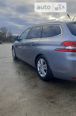 Універсал Peugeot 308 2015 в Любарі