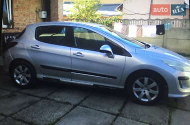 Хэтчбек Peugeot 308 2008 в Львове