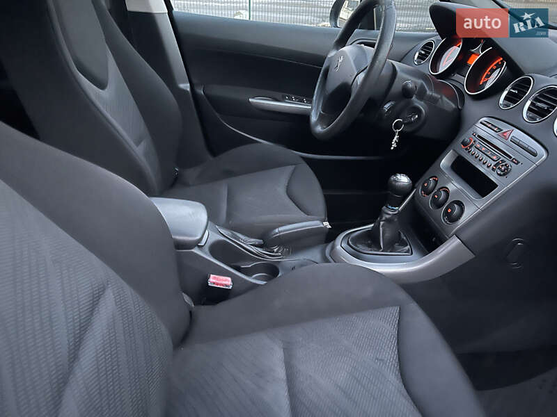 Хэтчбек Peugeot 308 2011 в Киеве фото 10 Хэтчбек Peugeot 308 2011 в Киеве