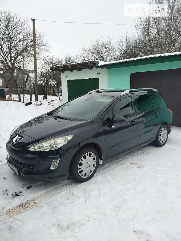 Универсал Peugeot 308 2010 в Радивилове