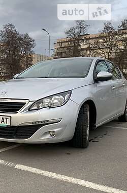 Хэтчбек Peugeot 308 2016 в Киеве