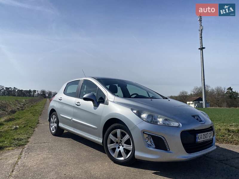 Peugeot 308 2011