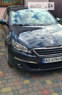 Универсал Peugeot 308 2017 в Хусте