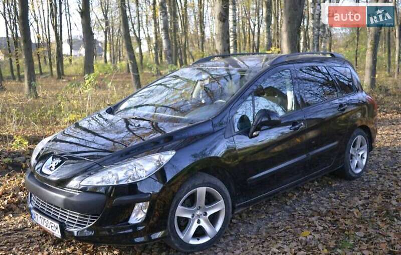 Универсал Peugeot 308 2010 в Калуше