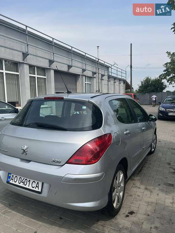 Хэтчбек Peugeot 308 2009 в Ужгороде