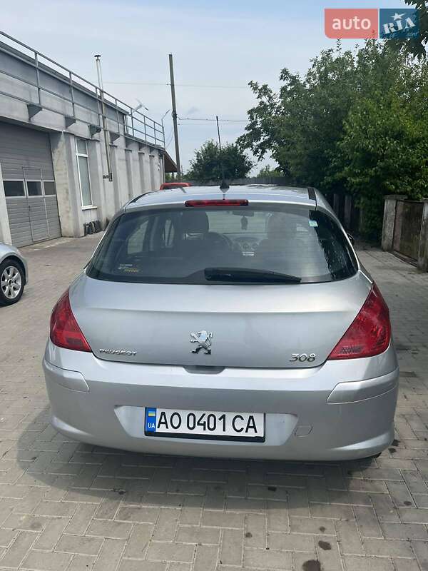 Хэтчбек Peugeot 308 2009 в Ужгороде