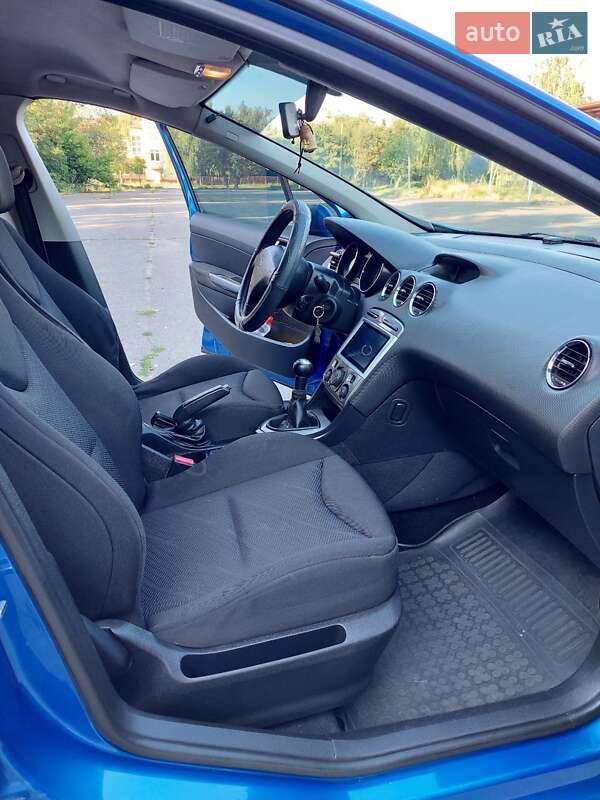 Хетчбек Peugeot 308 2010 в Тальному