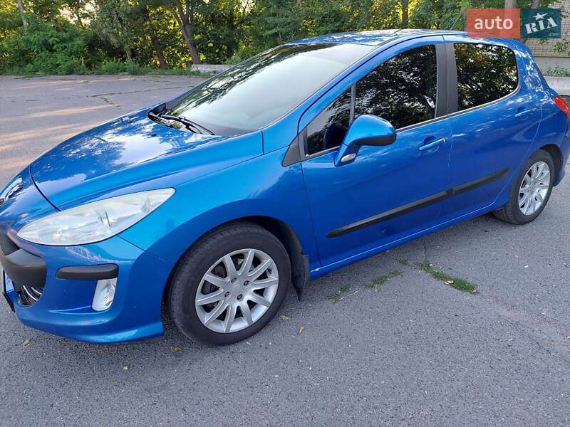 Хетчбек Peugeot 308 2010 в Тальному