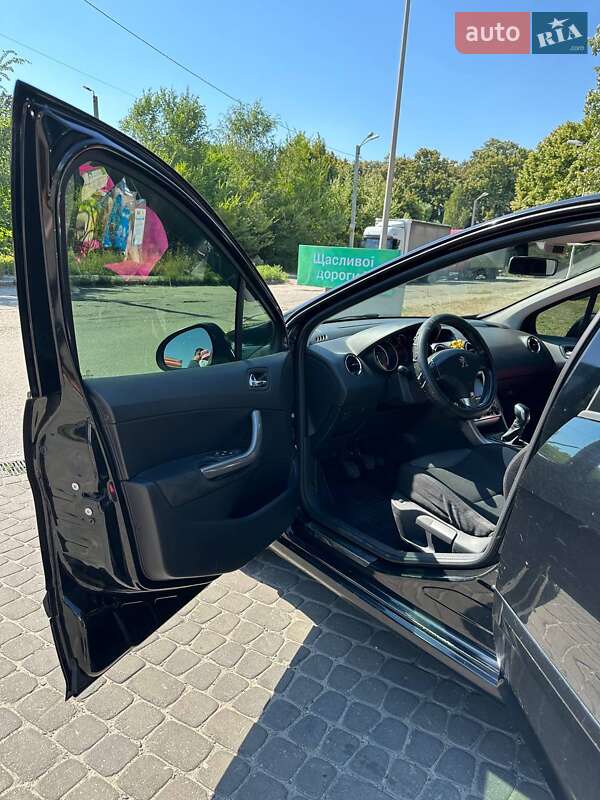 Хэтчбек Peugeot 308 2011 в Днепре