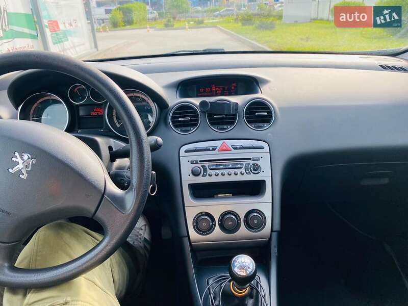 Универсал Peugeot 308 2011 в Киеве