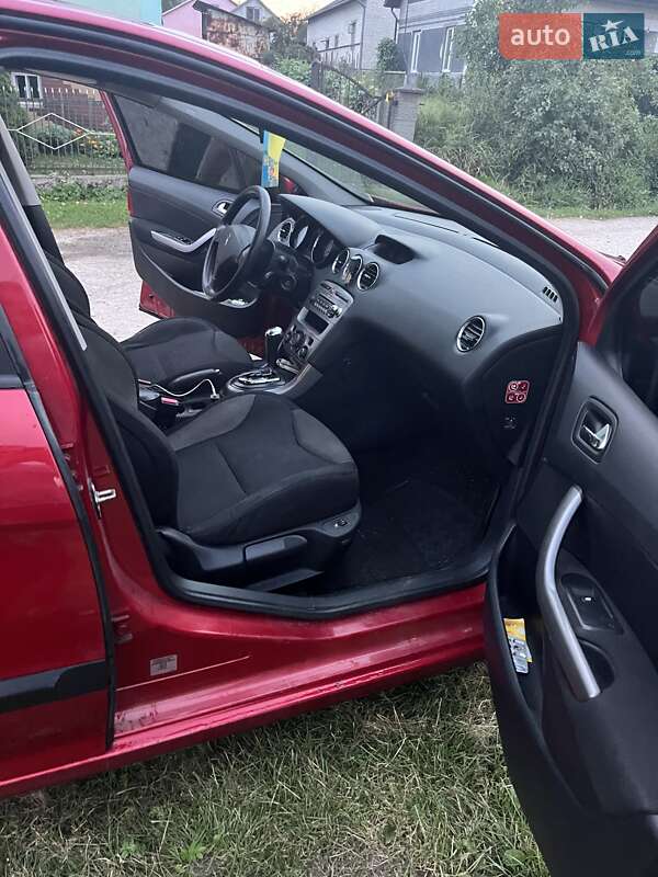 Хетчбек Peugeot 308 2008 в Городку