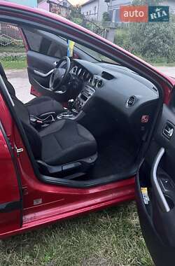 Хэтчбек Peugeot 308 2008 в 