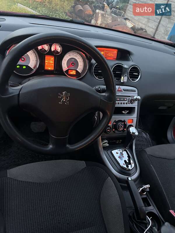 Хетчбек Peugeot 308 2008 в Городку