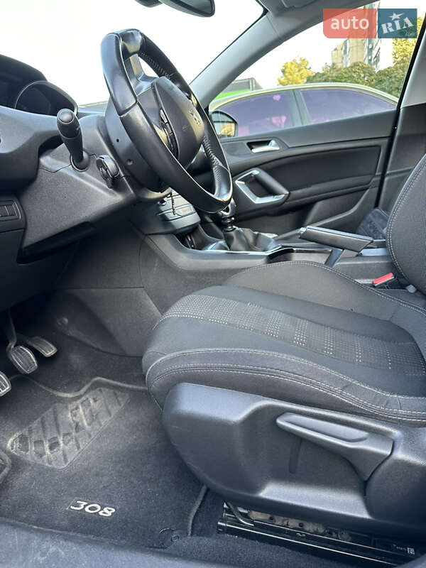 Универсал Peugeot 308 2015 в Каменском