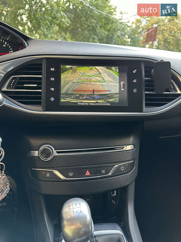 Универсал Peugeot 308 2015 в Каменском