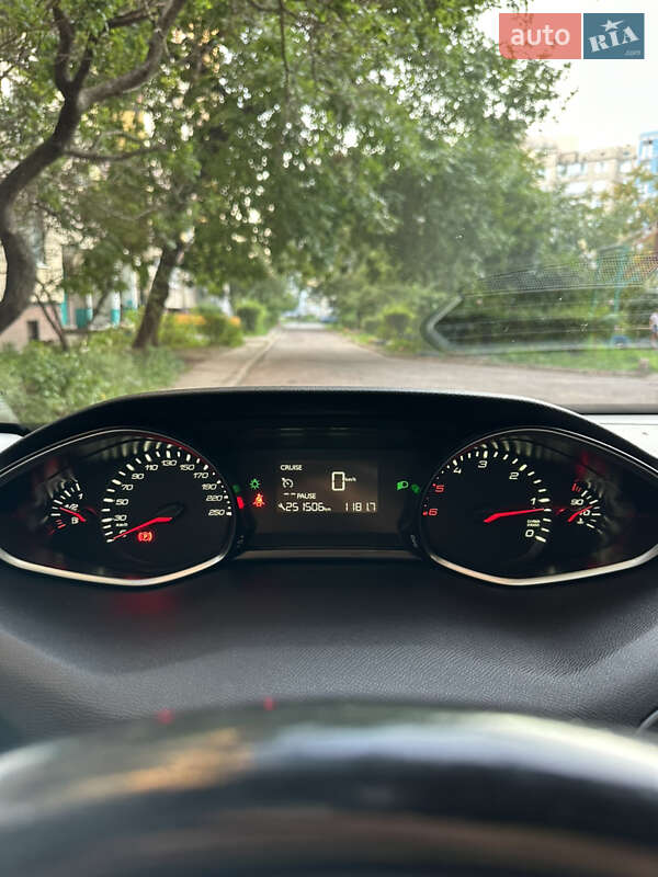 Универсал Peugeot 308 2015 в Каменском