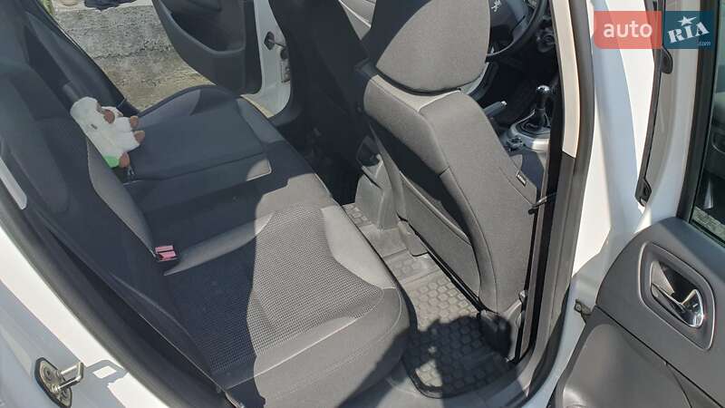 Хетчбек Peugeot 308 2012 в Ужгороді