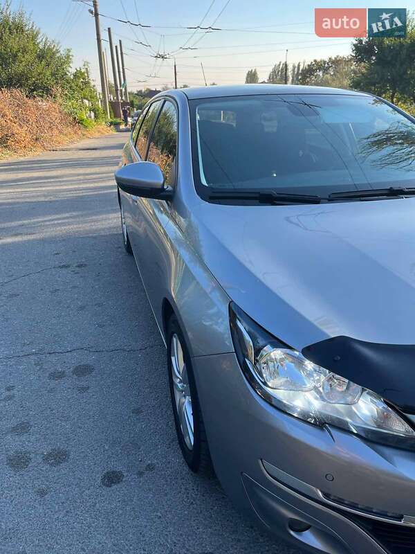 Універсал Peugeot 308 2015 в Запоріжжі