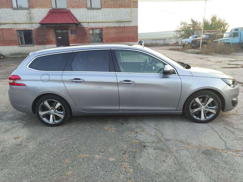 Універсал Peugeot 308 2015 в Решетилівці