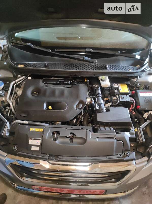 Універсал Peugeot 308 2015 в Решетилівці