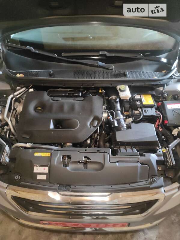 Універсал Peugeot 308 2015 в Решетилівці