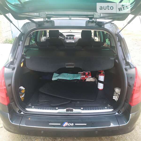 Универсал Peugeot 308 2008 в Золочеве