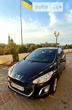 Хэтчбек Peugeot 308 2012 в Харькове