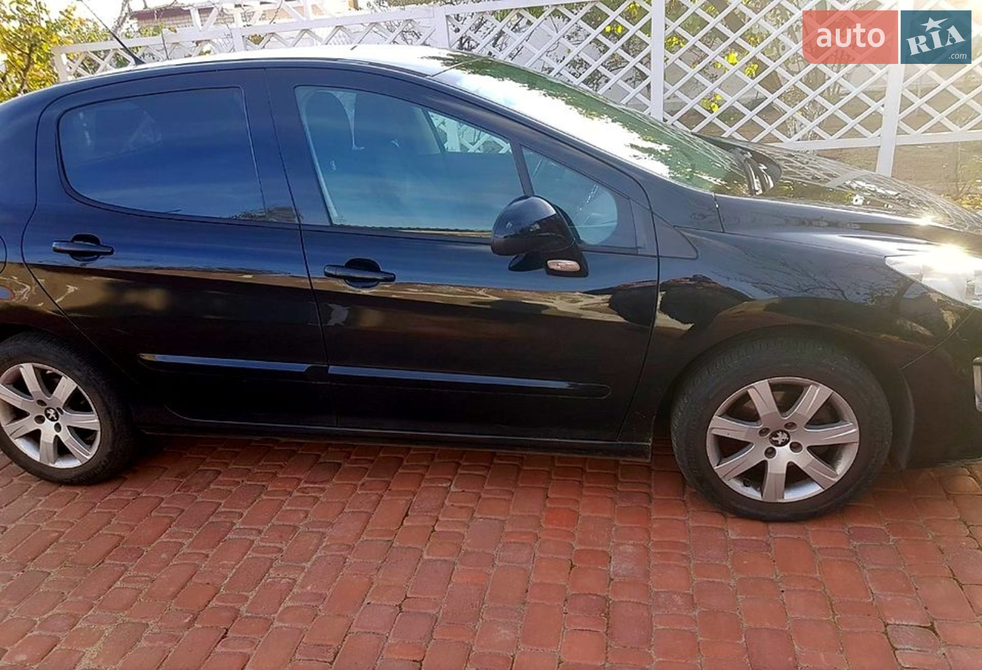 2011 Peugeot 308 - фото 1