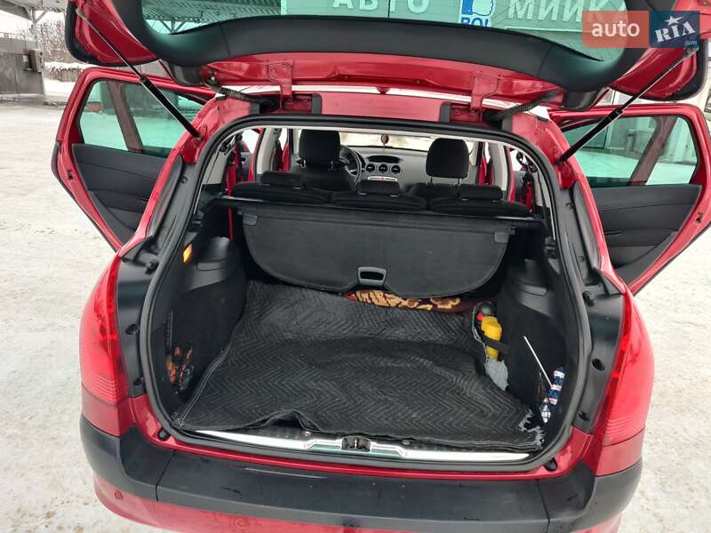 Универсал Peugeot 308 2009 в Нововолынске