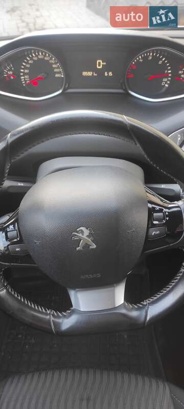 Универсал Peugeot 308 2016 в Самборе