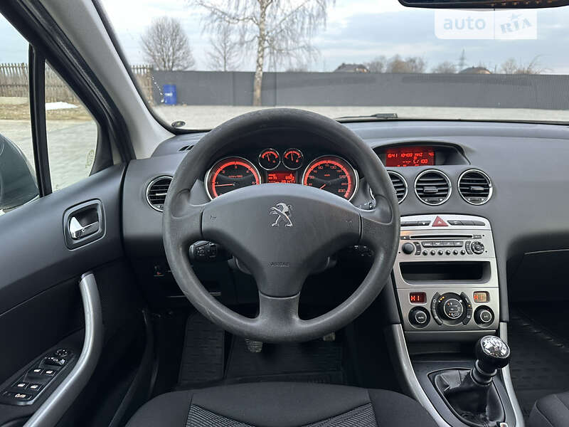 Универсал Peugeot 308 2011 в Калуше