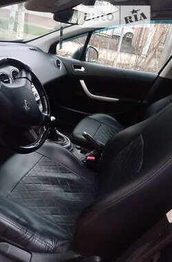 Хетчбек Peugeot 308 2012 в Дрогобичі