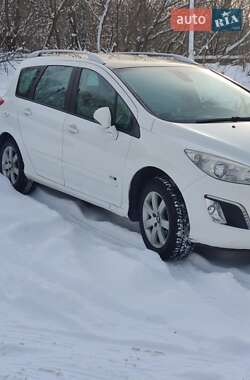 Универсал Peugeot 308 2013 в 