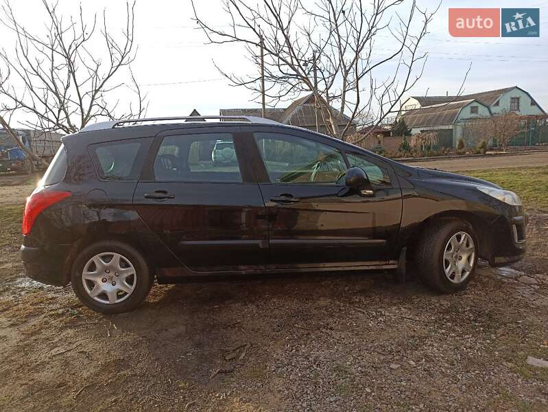 Универсал Peugeot 308 2008 в Раздельной