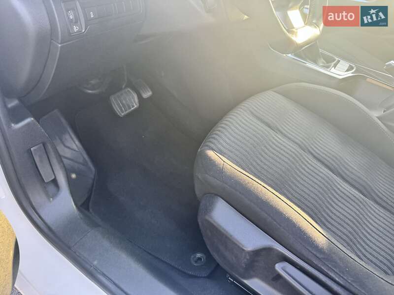 Універсал Peugeot 308 2015 в Рівному