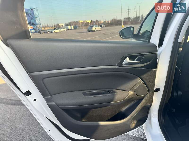 Універсал Peugeot 308 2015 в Рівному