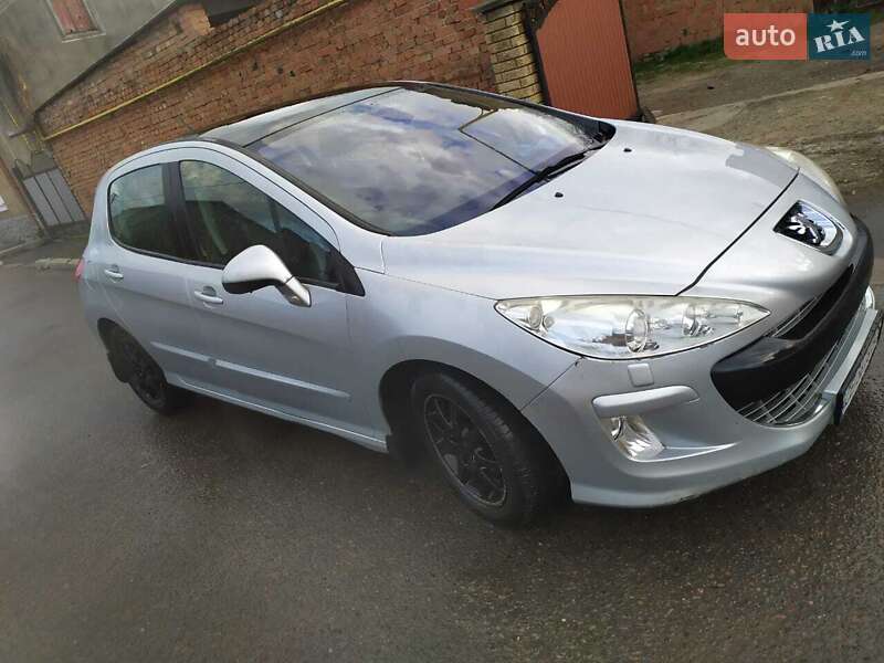 Хэтчбек Peugeot 308 2008 в Сторожинце