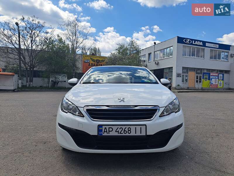Хэтчбек Peugeot 308 2015 в Запорожье