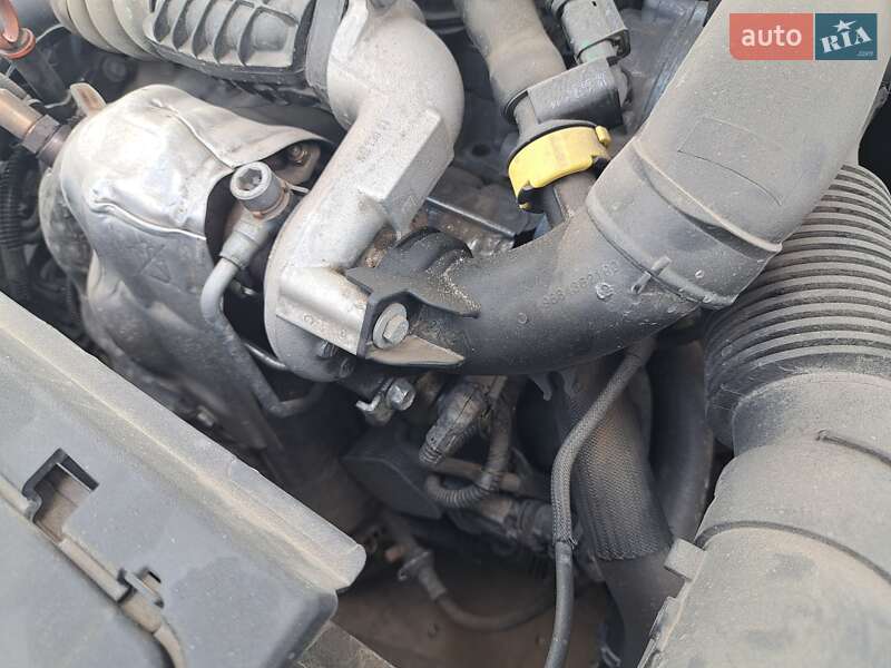 Хэтчбек Peugeot 308 2015 в Запорожье