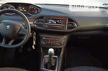 Универсал Peugeot 308 2015 в Староконстантинове