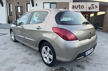 Хэтчбек Peugeot 308 2010 в Луцке