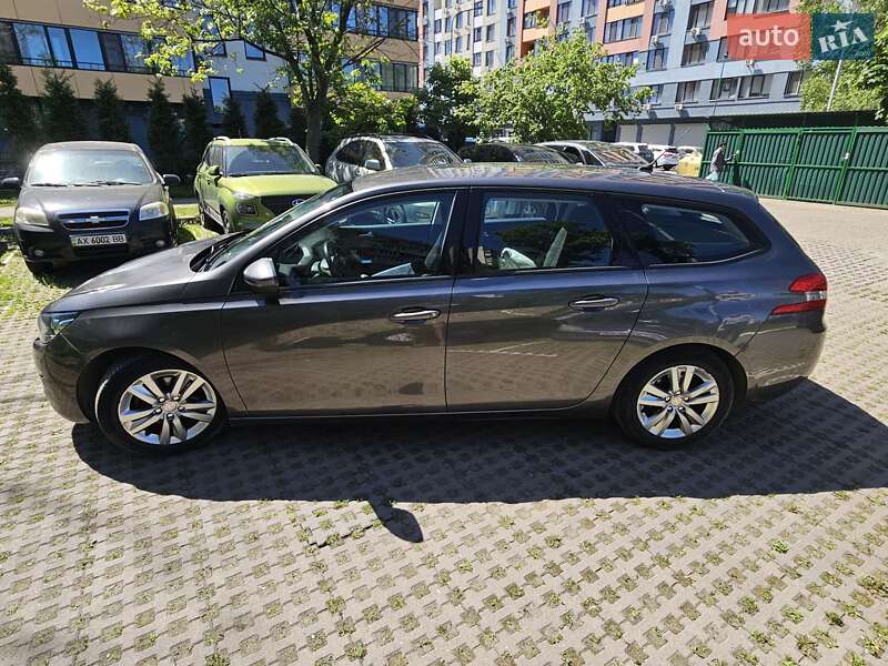 Универсал Peugeot 308 2016 в Киеве